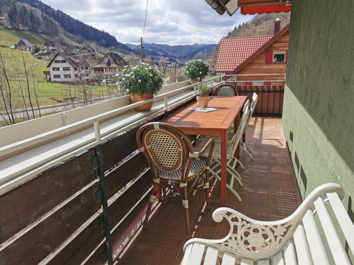 Ferienwohnung Vogelsang Im Schwarzwald Muenstertal Exterior photo